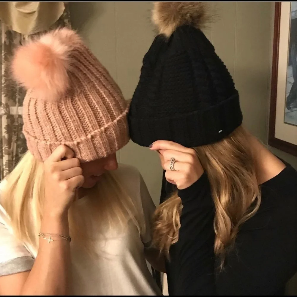 ⛄️Single Fur Ball Beanie Hat